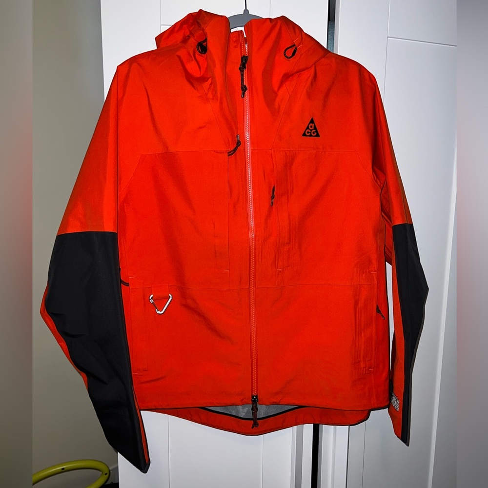 Nike ACG Gortex outdoor Hooded orange rain jacket NWT